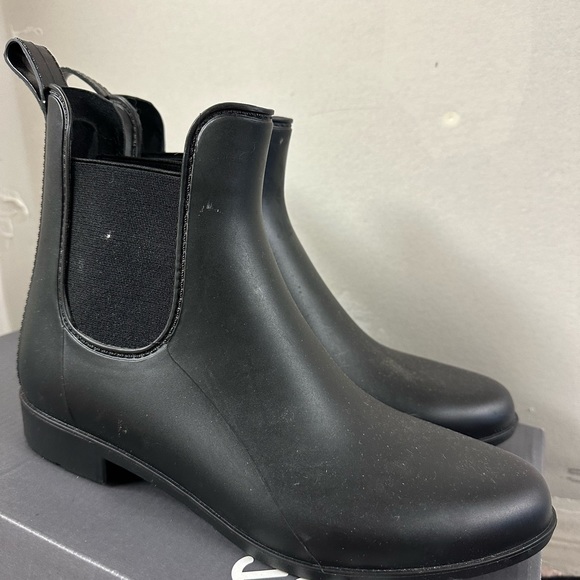 Rain Boots brand new classic black waterproof rain boots never worn new! NWOT - Picture 1 of 4